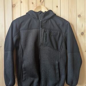 Boys Reebok zip up black size 10/12